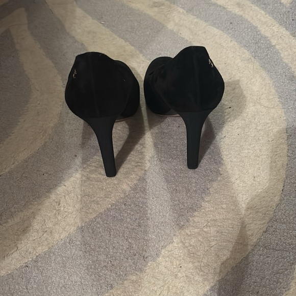 Chanel suede 4” heels, very good condition, EU size 40, US size 9 fits true to 9 - Picture 3 of 6